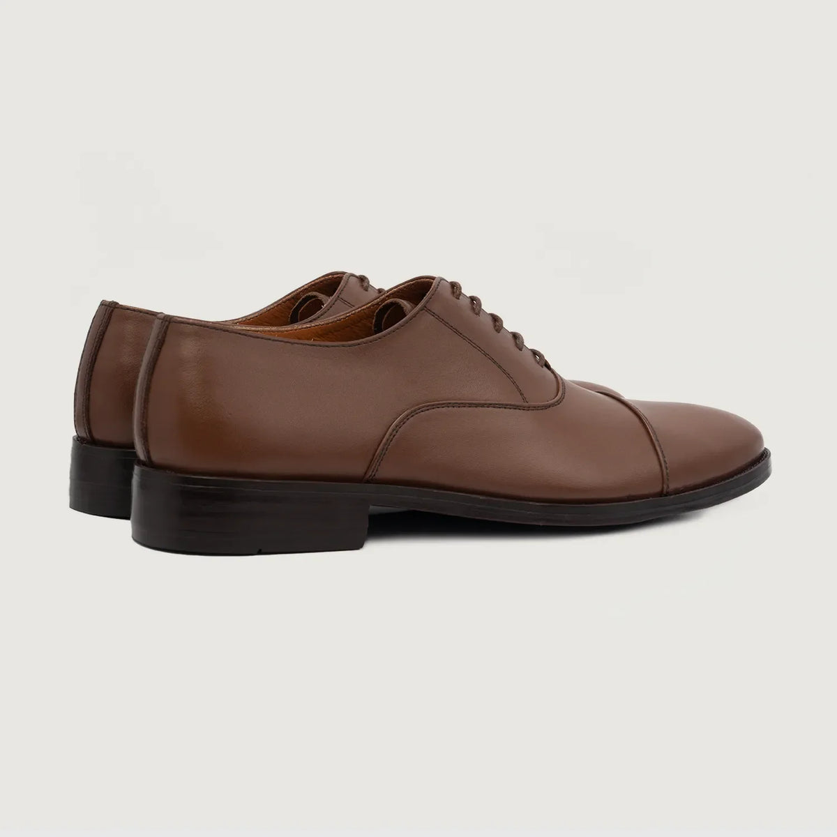 High-Traction Rubber Outsole & Lug Tread Pattern on Professor Oxford Коричневый Кожаная обувь для Мужчин For Men