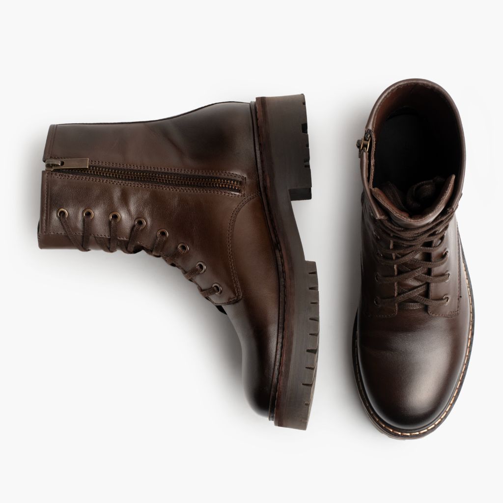 High-Traction Rubber Outsole & Lug Tread Pattern on Combat Java Кожаные ботинки для Женщин