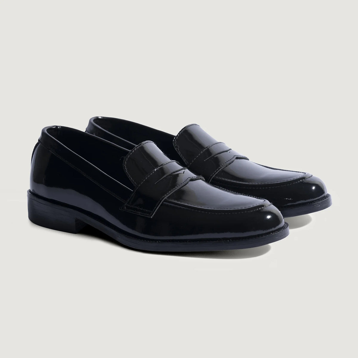 Baxton Черный Patent Кожаные лоферы для Мужчин For Men in Patent Black Full-Grain Leather - Вид сбоку | Купить в официальном онлайн-магазине