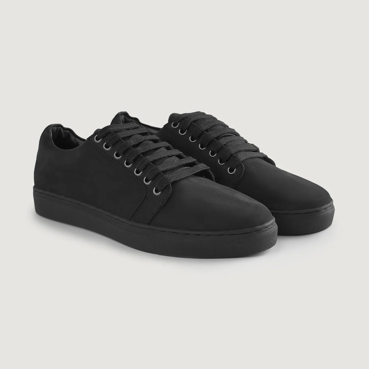Authentic Full-Grain Leather Grain Depth & Pull-Up Patina Texture Detail