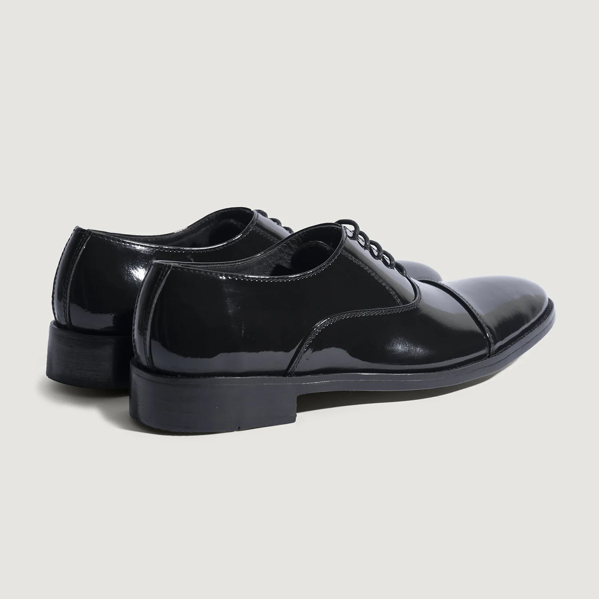 High-Traction Rubber Outsole & Lug Tread Pattern on Professor Oxford Черный Кожаная обувь для Мужчин For Men