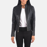 
Adalyn Стеганый Черный Кожаная куртка-косуха для Женщин in Black Sheepskin Leather - Вид спереди и приталенный силуэт | Купить в официальном онлайн-магазине