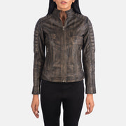 
Крупный план деталей of Band & Zipper Hardware on Adalyn Стеганый Distressed Коричневый Кожаная куртка-косуха для Женщин