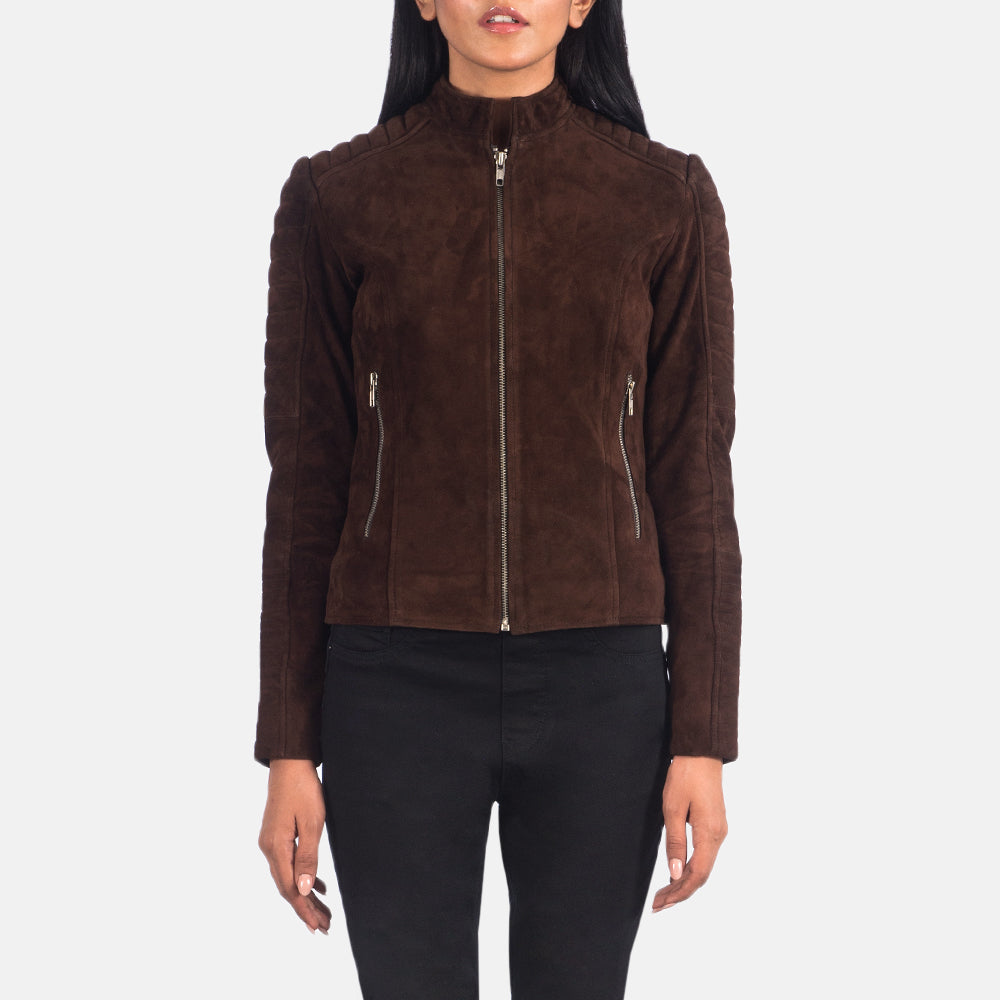 
Adalyn Стеганый Mocha Suede Кожаная куртка-косуха для Женщин in Mocha Brown Goatskin Suede - Вид спереди и приталенный силуэт | Купить в официальном онлайн-магазине