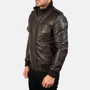 
Brown Sheepskin Leather Bomber Jacket - Вид сзади, подчеркивающий посадку по плечам и ровный край