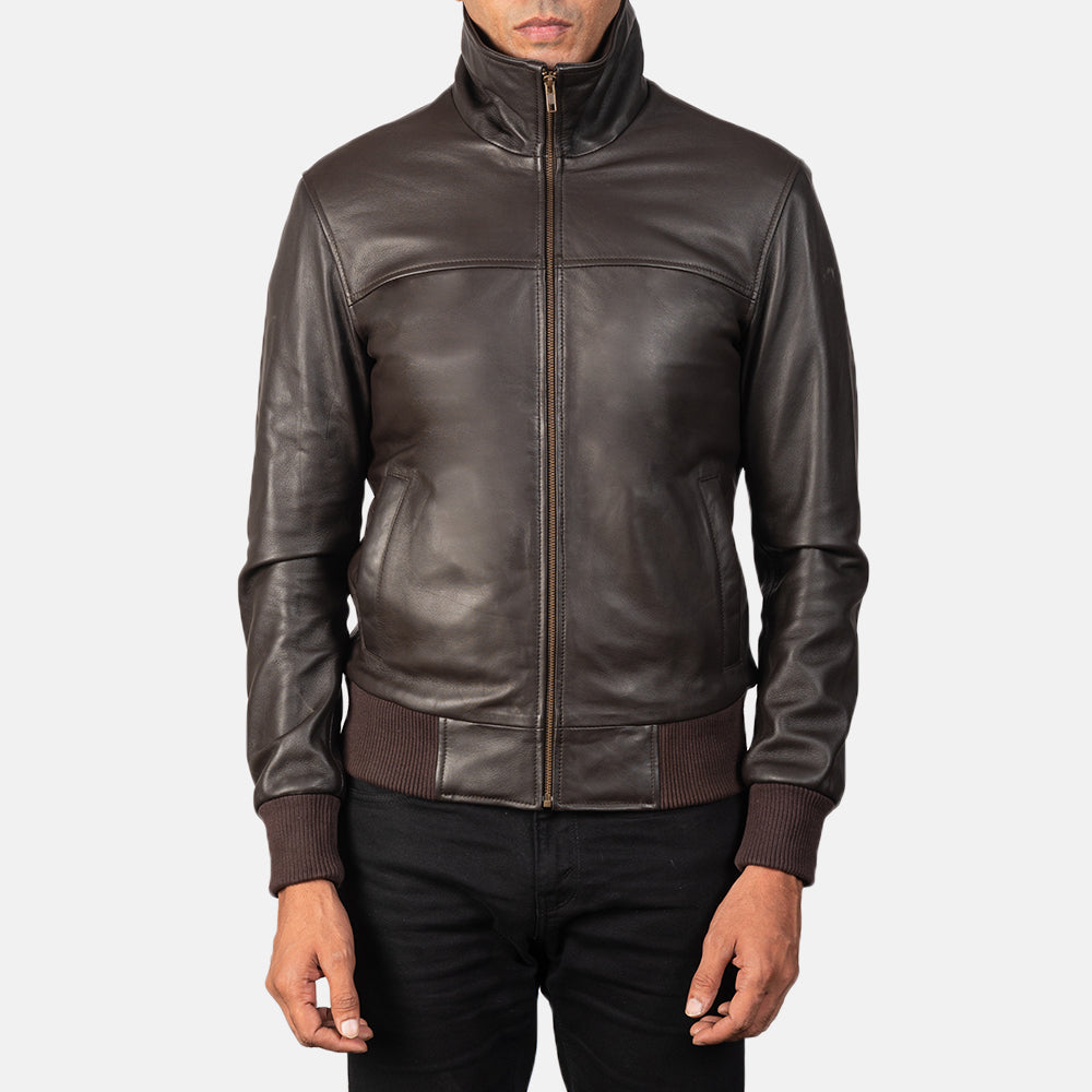 
Air Rolf Mocha Brown Leather Bomber Jacket - Вид сбоку, демонстрирующий эргономичный крой рукава