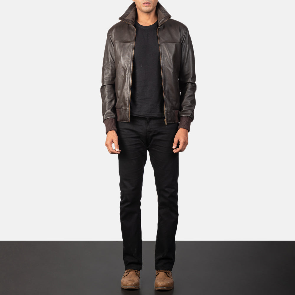 
Крупный план деталей of Rib Knit & Zipper Hardware on Air Rolf Mocha Brown Leather Bomber Jacket