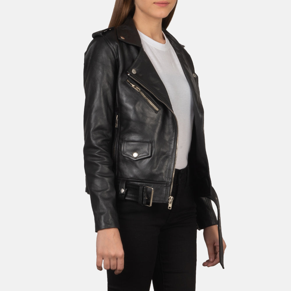 
Black Cowhide Leather Biker Jacket - Вид сзади, подчеркивающий посадку по плечам и ровный край
