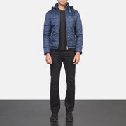 
Крупный план деталей of High neck with Belt & Zipper Hardware on Alps Quilted Blue Windbreaker Jacket