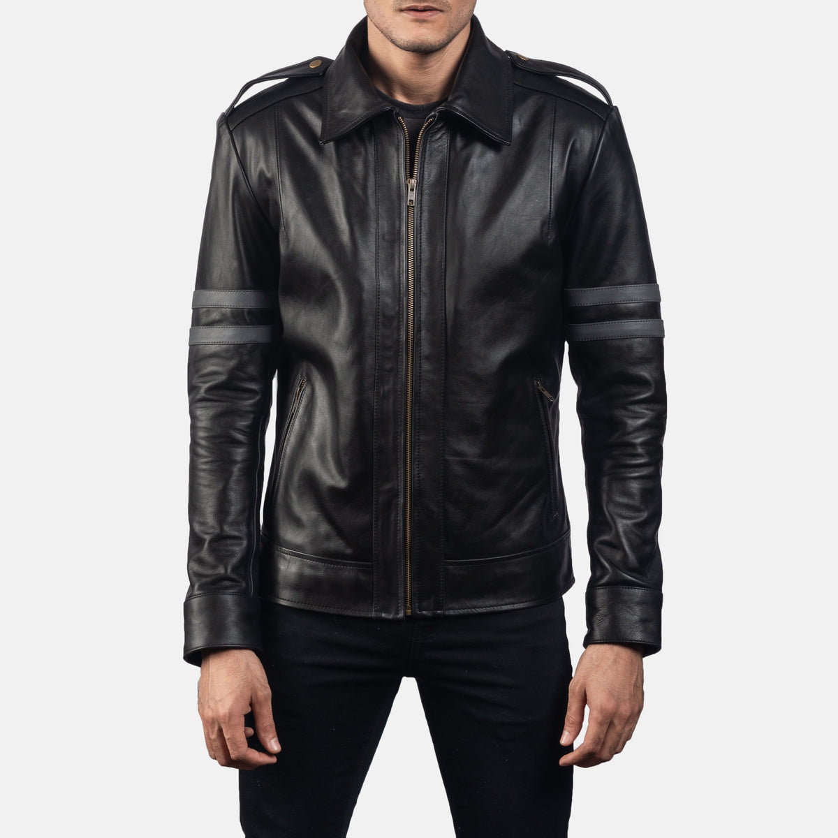 
Armstrong Черный Кожаная куртка-косуха для Мужчин in Black Cowhide Leather - Вид спереди и приталенный силуэт | Купить в официальном онлайн-магазине