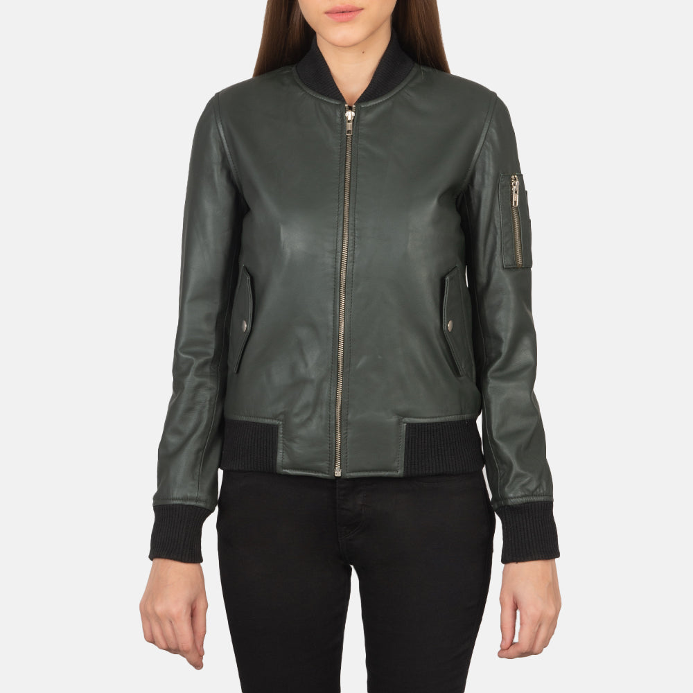 
Крупный план деталей of Rib Knit & Zipper Hardware on Ava Ma-1 Green Leather Bomber Jacket