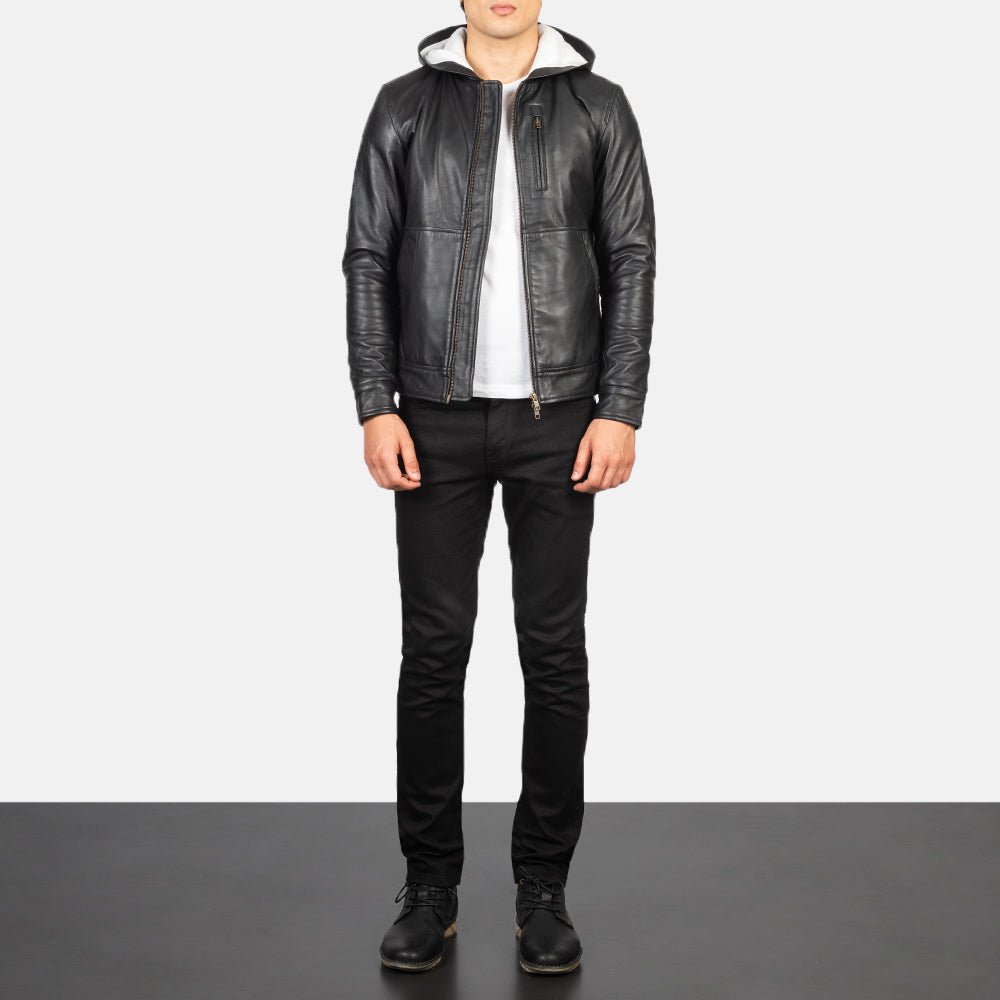 
Baston Black Hooded Leather Bomber Jacket - Вид сбоку, демонстрирующий эргономичный крой рукава