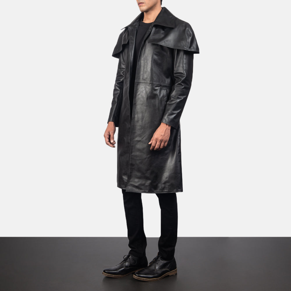 
Black Cowhide Leather Trench Coat - Вид сзади, подчеркивающий посадку по плечам и ровный край