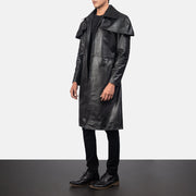 
Black Cowhide Leather Trench Coat - Вид сзади, подчеркивающий посадку по плечам и ровный край