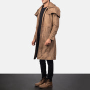 Distressed Brown Sheepskin Snuffed Trench Coat - Вид сзади с идеальной посадкой по плечам и ровным подолом
