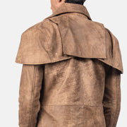 Крупный план деталей of Classic Collar &amp; Heavy-Duty Zipper Hardware on Classic Коричневая Leather Duster мужская