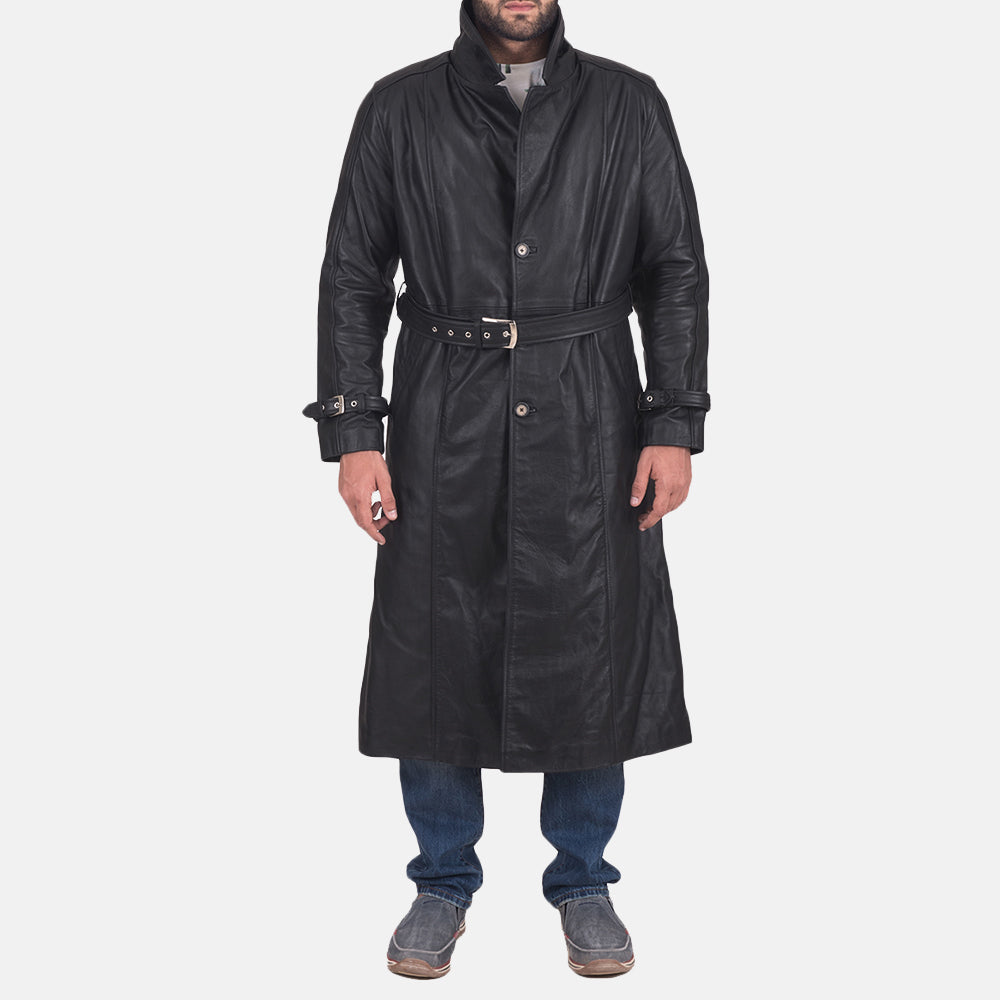 
Daniel Черный Кожаный тренчкот для Мужчин in Black Cowhide Leather - Вид спереди и приталенный силуэт | Купить в официальном онлайн-магазине