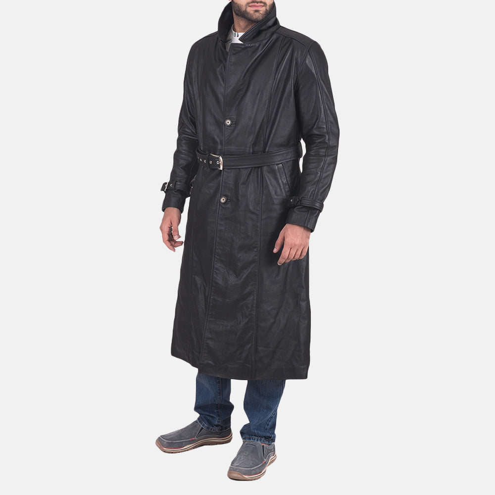 
Black Cowhide Leather Trench Coat - Вид сзади, подчеркивающий посадку по плечам и ровный край