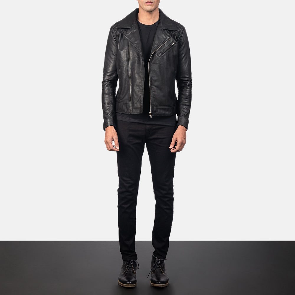 Крупный план деталей of Notch & Zipper Hardware on Danny Quilted Brown Leather Biker Jacket