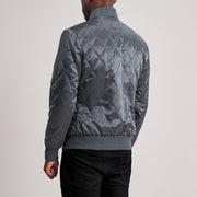 
Крупный план деталей of Varsity & Zipper Hardware on Danson Стеганый Grey Varsity Кожаная куртка для Мужчин