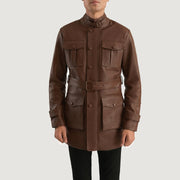 
Dolf Коричневый Кожаная куртка для Мужчин in Brown Cowhide Leather - Вид спереди и приталенный силуэт | Купить в официальном онлайн-магазине