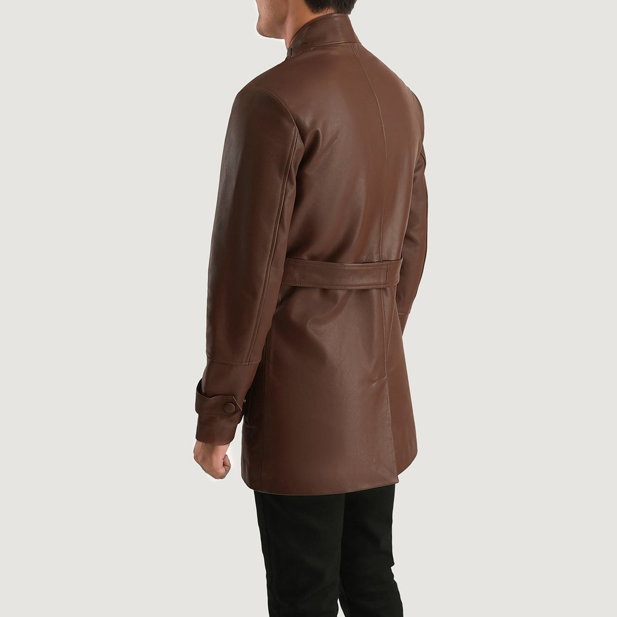 
Крупный план деталей of High neck with Belt & Snap button Hardware on Dolf Коричневый Кожаная куртка для Мужчин