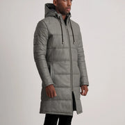 
Как выглядит на человеке:  Floyd Tan Hooded Leather Puffer Coat на модели — естественные складки при дневном свете