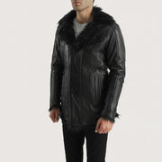
Black Sheepskin Leather Aviator Jacket - Вид сзади, подчеркивающий посадку по плечам и ровный край