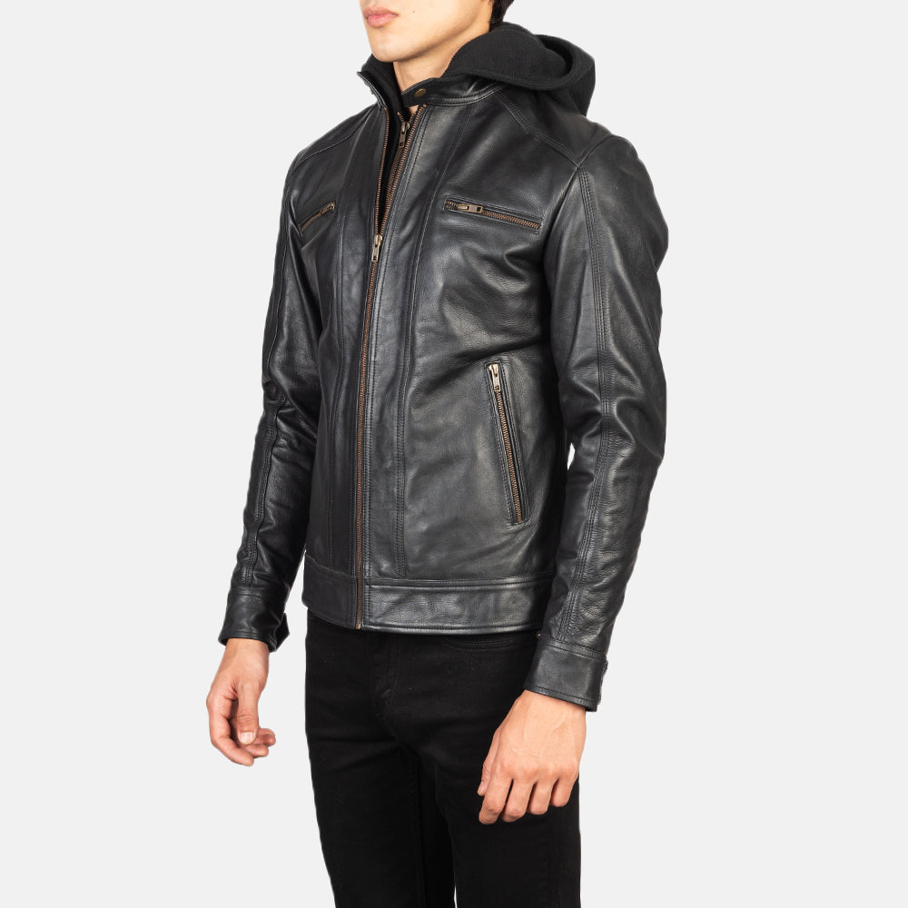 
Black Cowhide Leather Biker Jacket - Вид сзади, подчеркивающий посадку по плечам и ровный край