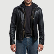 
Highschool Black Leather Jacket in Black Cowhide Leather - Вид спереди и приталенный силуэт | Купить в официальном онлайн-магазине