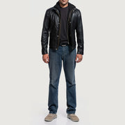 
Highschool Black Leather Jacket - Вид сбоку, демонстрирующий эргономичный крой рукава