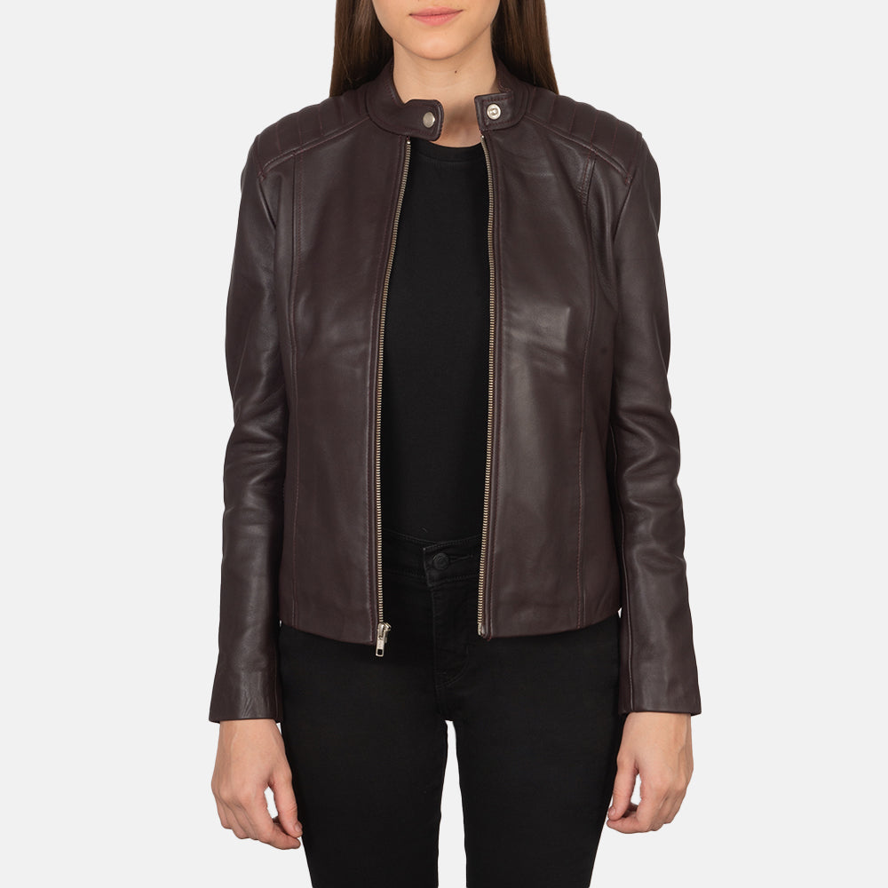 
Мастерство обработки подола и швов на Kelsee Navy Blue Suede Biker Jacket