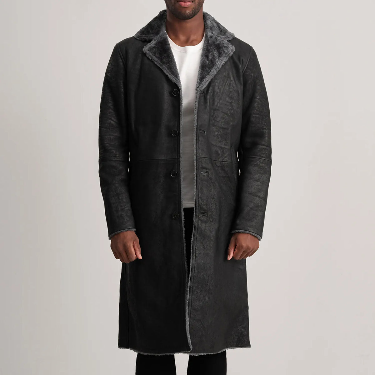 
Kolby Distressed Black Shearling Long Coat in Distressed Black Sheepskin Snuffed - Вид спереди и приталенный силуэт | Купить в официальном онлайн-магазине