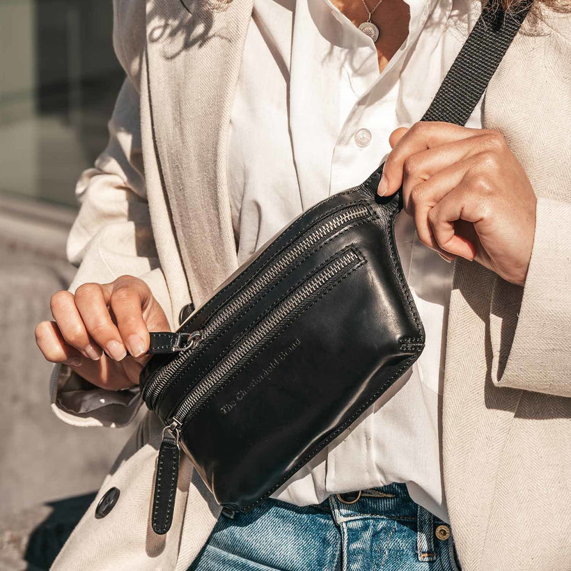 Toronto Full-Grain Leather Belt Bag женская