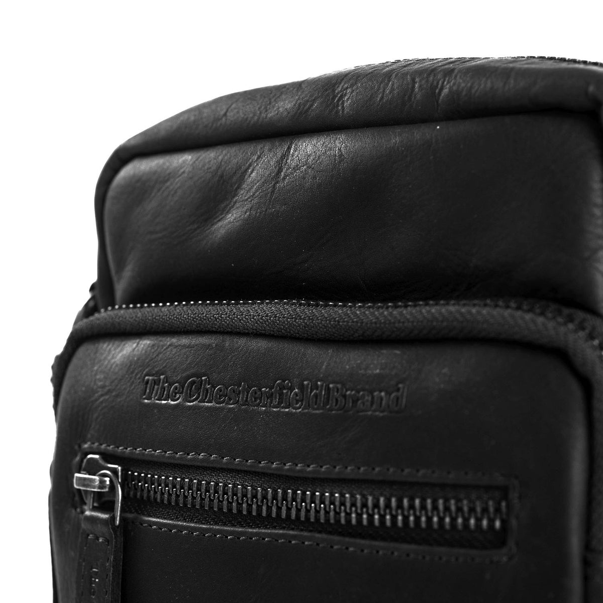 
Solid Antique Brass Hardware & Heavy-Duty Dual Zipper Detail on Bremen Кожаная сумка-кроссбоди