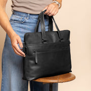 
Classic 100% Full-Grain leather Briefcase - Вид сзади с усиленными кожаными ремнями и прострочкой
