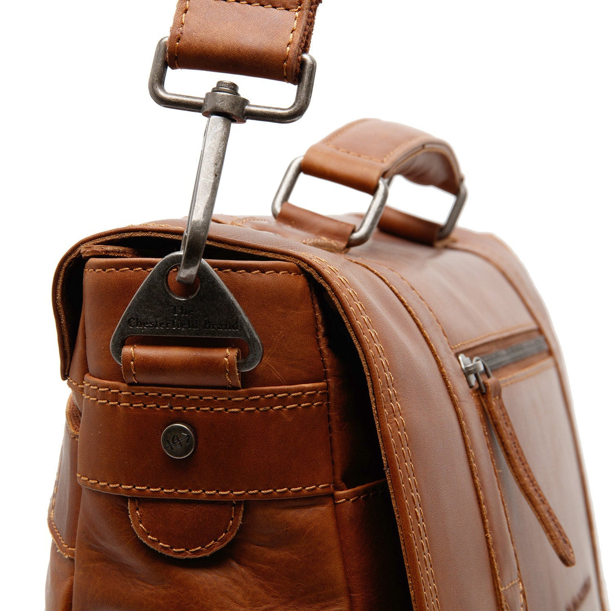 Вид подкладки Showing Dedicated Padded Laptop Sleeve & Multi-Compartment Organization