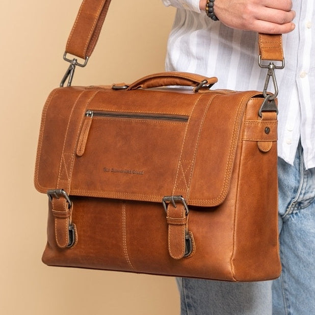 Classic 100% Full-Grain leather Briefcase - Вид сзади с усиленными кожаными ремнями и прострочкой
