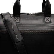
Solid Antique Brass Hardware & Heavy-Duty Dual Zipper Detail on Levanto Кожаная сумка для ноутбука