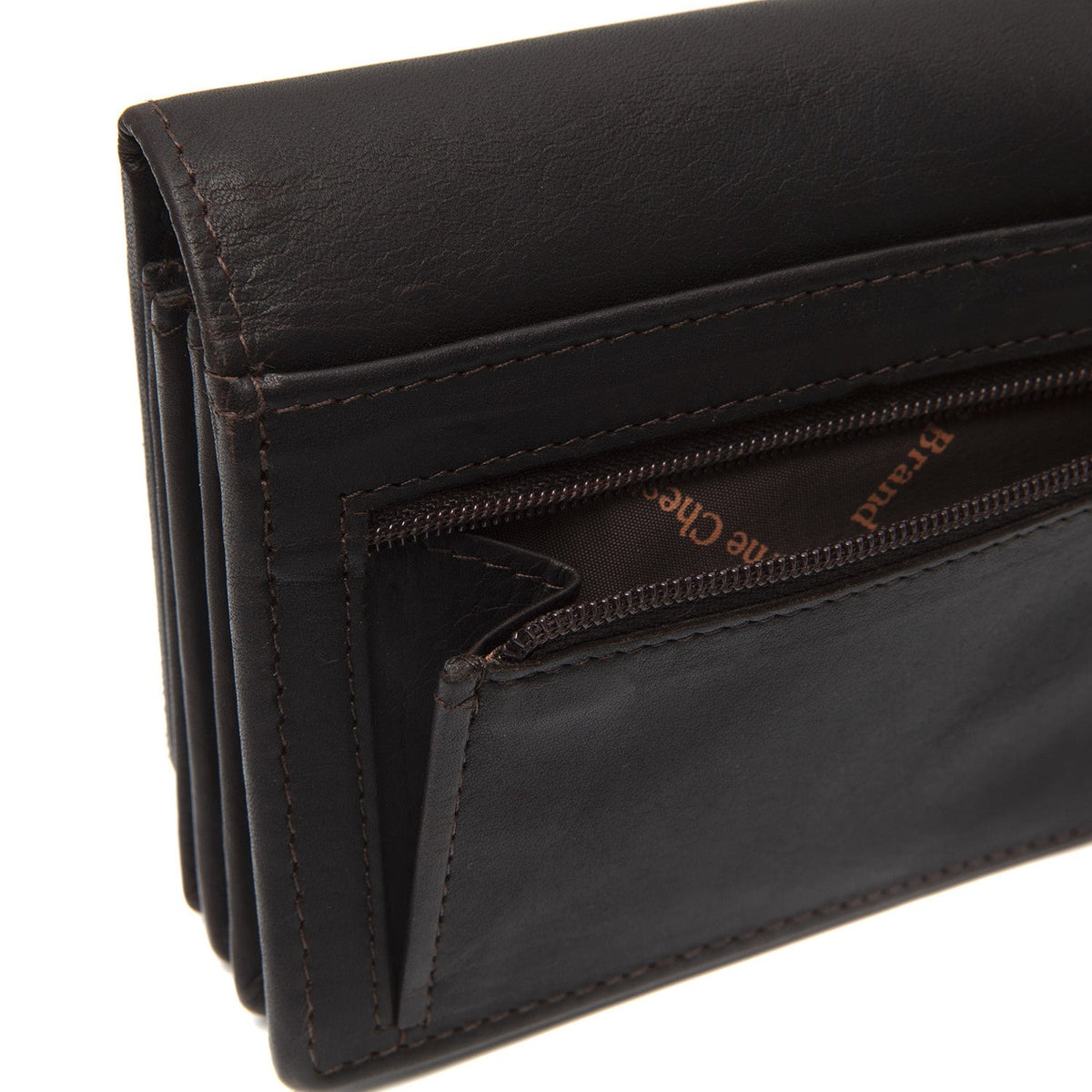 
Solid Antique Brass Hardware & Heavy-Duty Dual Zipper Detail on Salzburg Кожаное портмоне
