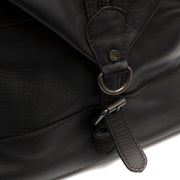 
Solid Antique Brass Hardware & Heavy-Duty Dual Zipper Detail on Portsmouth II Кожаная дорожная сумка