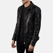 
Black Cowhide Leather Biker Jacket - Вид сзади, подчеркивающий посадку по плечам и ровный край
