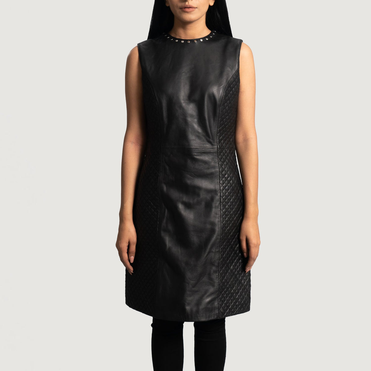 
Luxe Черный Leather Dress для Женщин in Black Sheepskin Leather - Вид спереди и приталенный силуэт | Купить в официальном онлайн-магазине