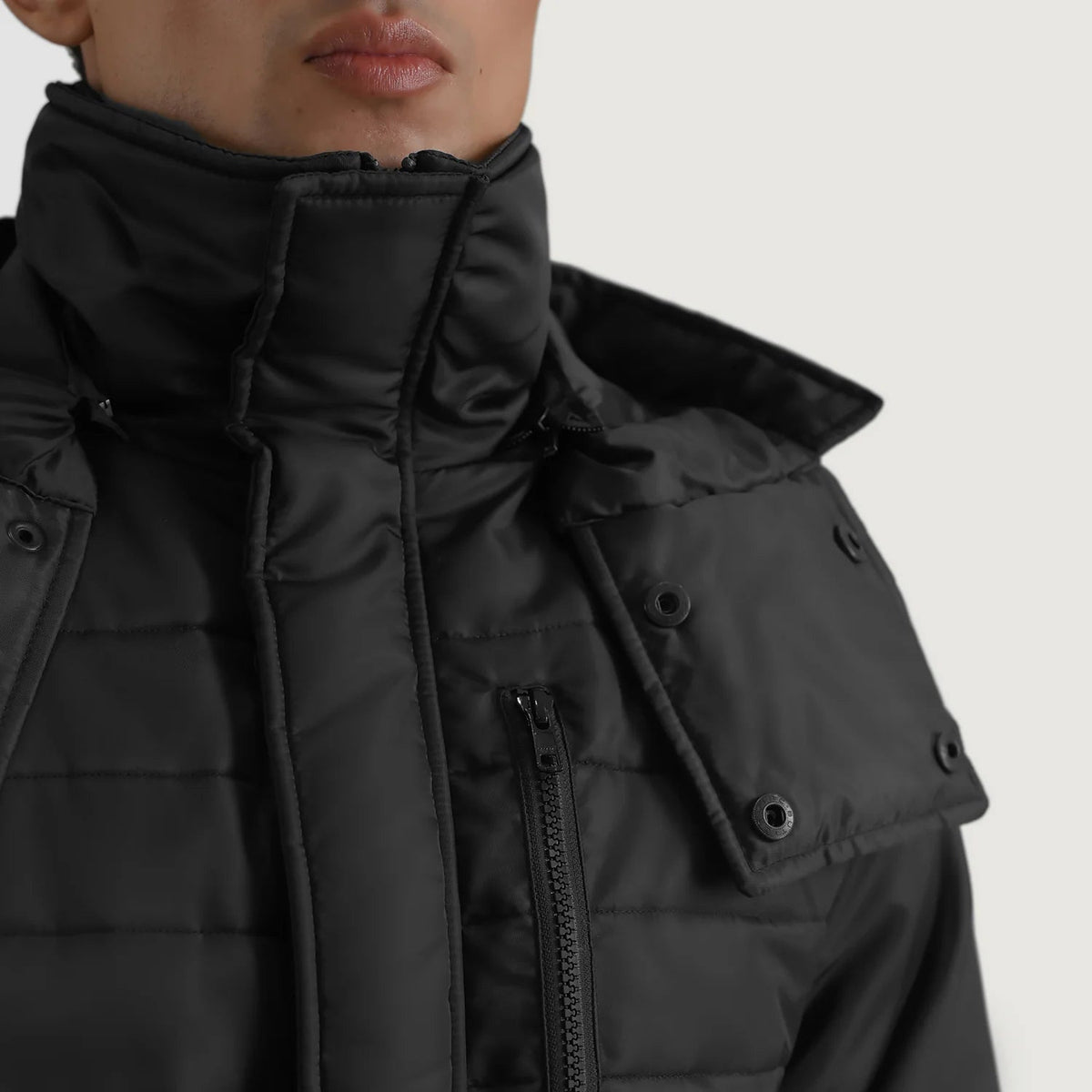 
Вид подкладки Showing Quilted Viscose Lining & Два функциональных внутренних кармана