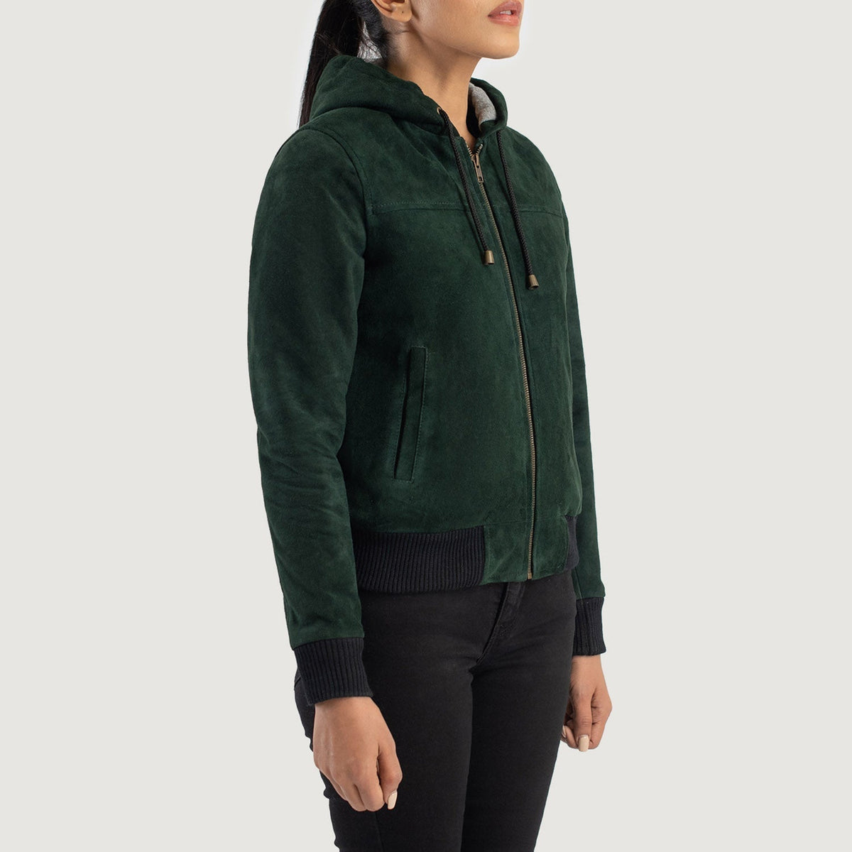 
Green Goatskin Suede Bomber Jacket - Вид сзади, подчеркивающий посадку по плечам и ровный край