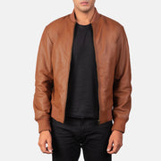
Shane Коричневый Кожаный бомбер для Мужчин in Brown Sheepskin Leather - Вид спереди и приталенный силуэт | Купить в официальном онлайн-магазине