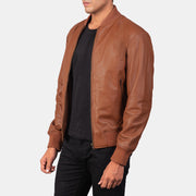 
Brown Sheepskin Leather Bomber Jacket - Вид сзади, подчеркивающий посадку по плечам и ровный край