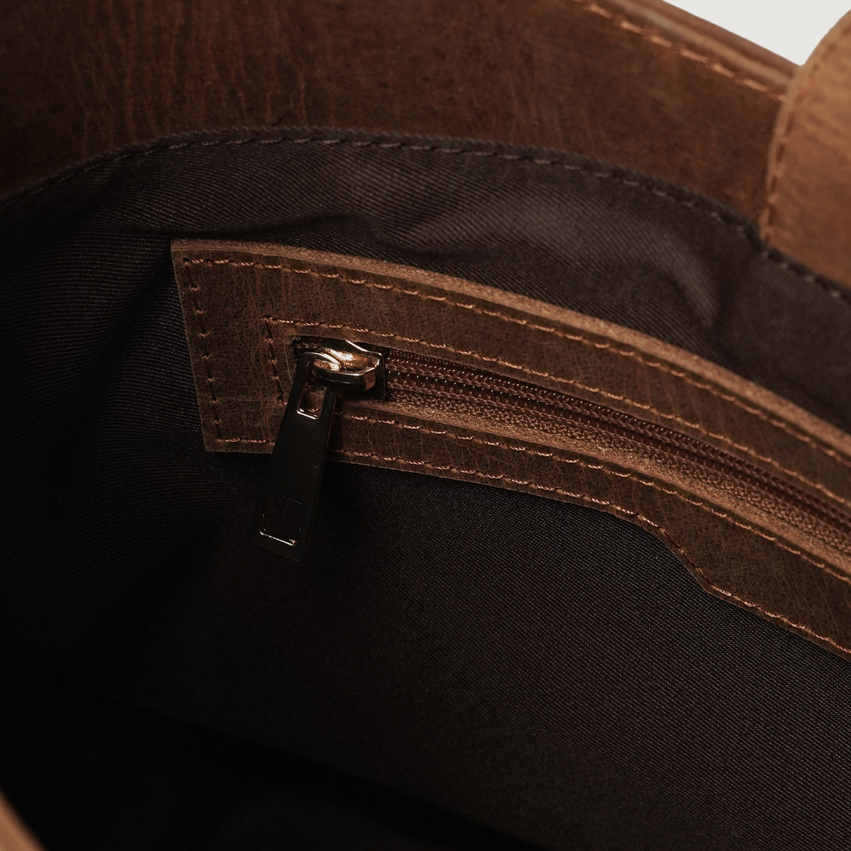 
The Stefani Leather Hobo Bag – alternate product view 5