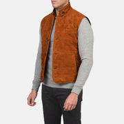
Brown Goatskin Suede Leather Vest - Вид сзади, подчеркивающий посадку по плечам и ровный край