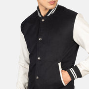 
Вид подкладки Showing Quilted Polyester Lining & Два функциональных внутренних кармана